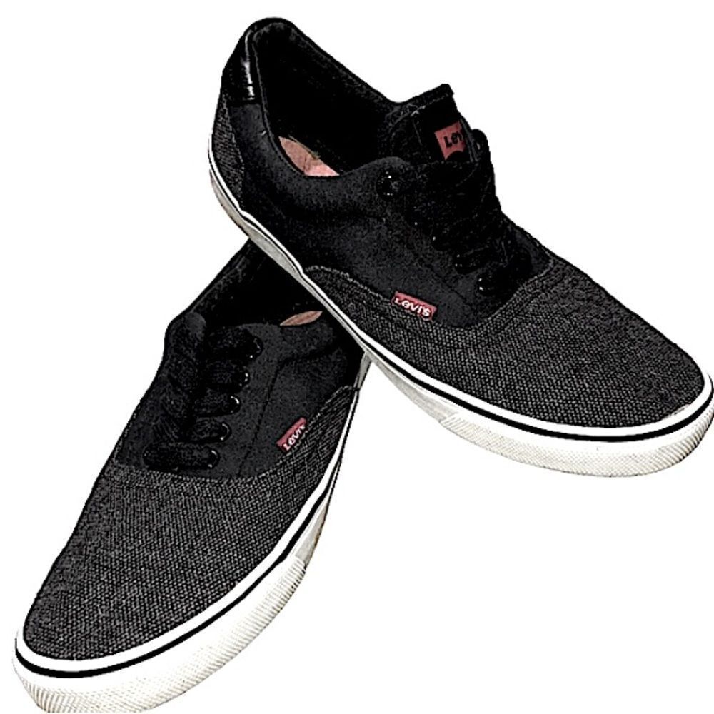 Men’s Levi’s shoes size 9
